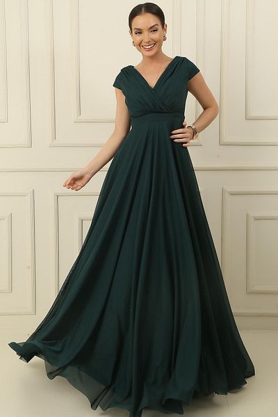 By Saygı Zweireihiges, ausgestelltes, gefüttertes, langes Kleid aus Chiffon und Tüll mit Nagelärmeln und vollem Kreis