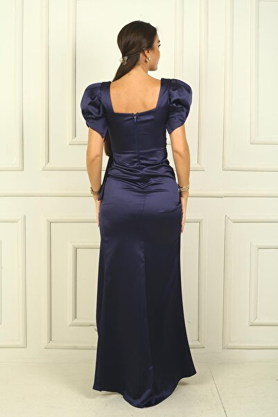 By Saygı Szatén ceruza ruha - szögletes gallér, görögdinnye ujjú és elöl drapériás