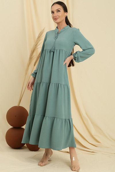 By Saygı Langes Hijab-Kleid mit Kragen und Schnürung
