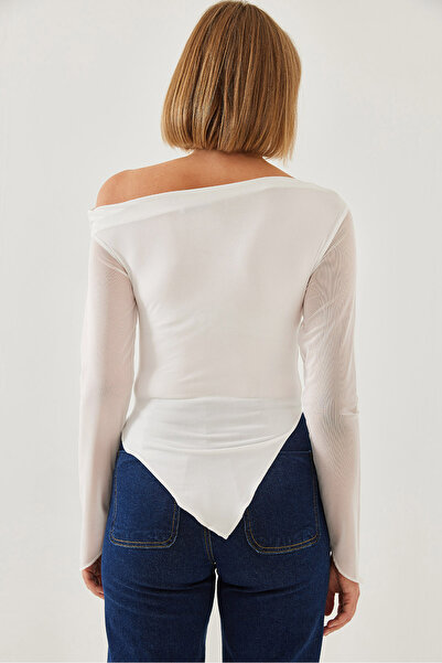 Bianco Lucci Γυναικεία μπλούζα με ασύμμετρη κοπή με λεπτομέρεια από τούλι 60351210