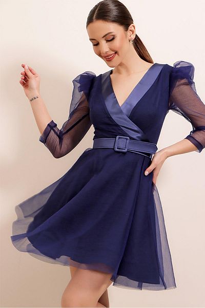 By Saygı Zweireihiges Kleid mit Ballonärmeln und Gürtel