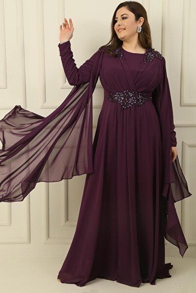 By Saygı Vállal és derékkal díszített, gyöngyös hímzésű, rakott hosszú B.B sifon ruha