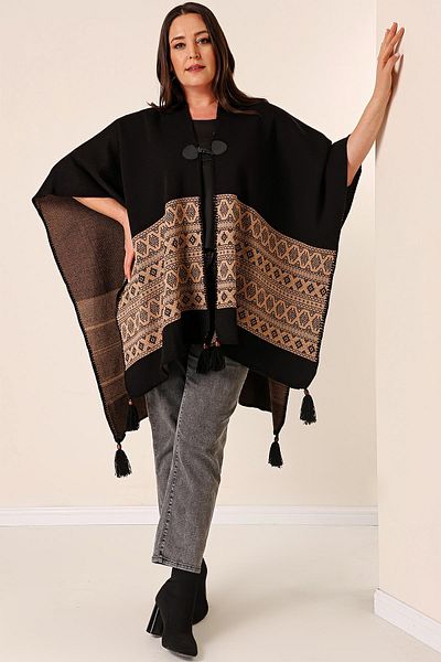 By Saygı Ethnisch gemusterter Knochenponcho mit Quasten und Knöpfen