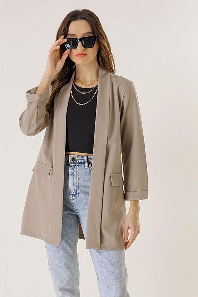 By Saygı Lange Lycra-Jacke mit Schalkragen