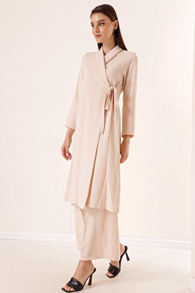 By Saygı Palton lung creponat - guler răsturnat și legare în talie