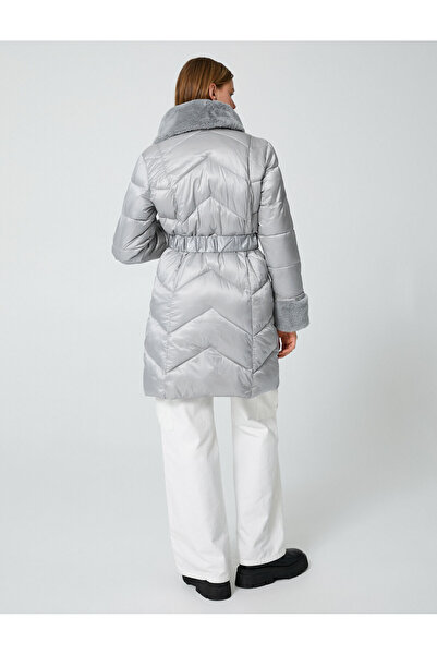 Koton Jachetă pufă lungă cu centură, detaliu din blană artificială și buzunare