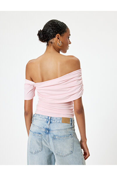 Koton Λεπτομερές κοντό μανίκι με λαιμόκοψη με λεπτή εφαρμογή