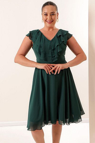 By Saygı Rochie de mărime Plus din șifon cu volan