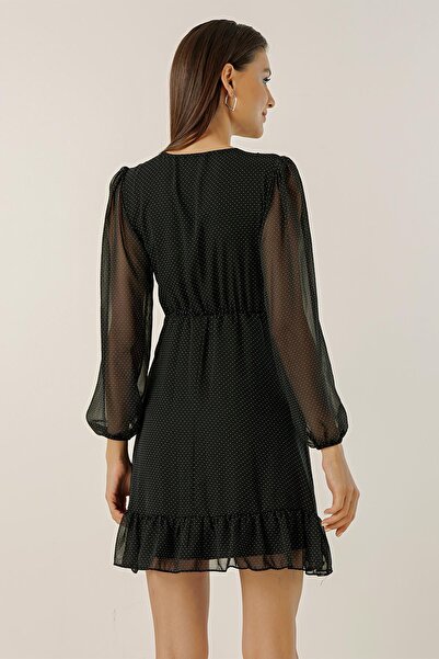 By Saygı Κοντό σιφόν φόρεμα με διπλό στήθος πουά με λαιμόκοψη