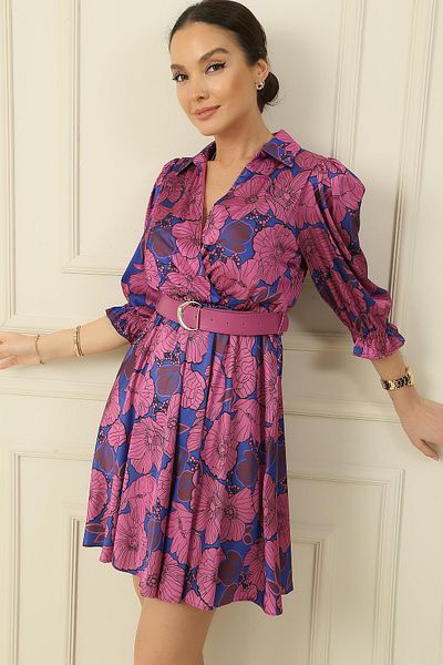 By Saygı Rochie mare cu flori din satin, cu guler polo, cu centură în talie