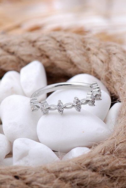 Sümer Telkari Taç Rodyumlu Sıra Taşlı Gümüş İnce Yüzük 3497