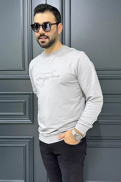 MİSHAR İTALİA Γκρι ανδρικό φούτερ με ανάγλυφο γράμμα με λαιμόκοψη