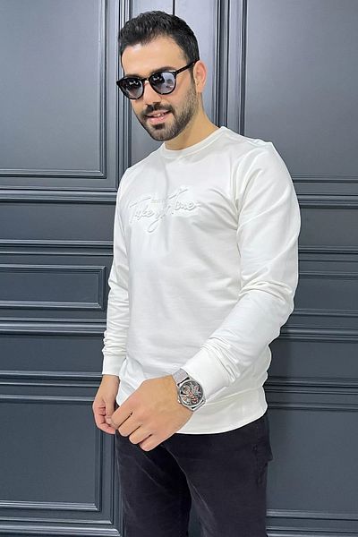 MİSHAR İTALİA Λευκό ανδρικό φούτερ με ανάγλυφο γράμμα με λαιμόκοψη