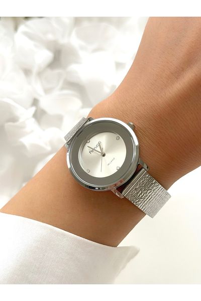 Ferrucci ساعة يد نسائية من FERRUCCİ-(SILVER COLOR) بسوار من القش