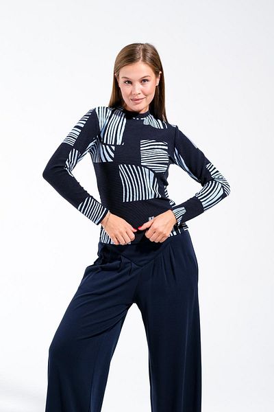 Signature Style 724304 _Cămașă cu mânecă lungă pentru femei pe jumătate cu gât