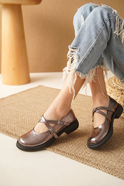 Cananın Pabuçları INT 1005 ЛОФЕРИ З ХРЕСТОВИМИ РЕМЕНЯМИ