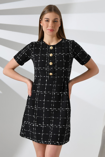 Mois Atelier Siyah-Beyaz Tüvit Kareli Şanel Kumaş Pileli Düğme Detaylı Mini Elbise Tasarım Hediye Büyük Beden