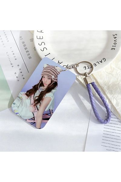 Kpop Dünyasi New Jeans'' Hyein'' Hard Cover Card Holder/Keychain