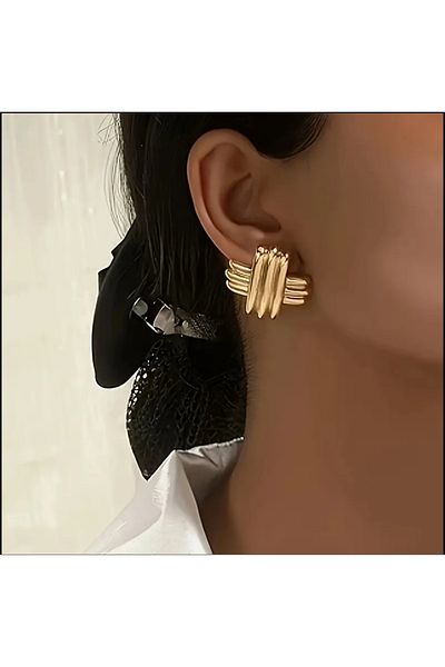 MEECY Gold Earrings