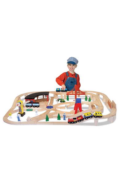 Melissa & Doug Set Trenulet din lemn cu depou Melissa and Doug