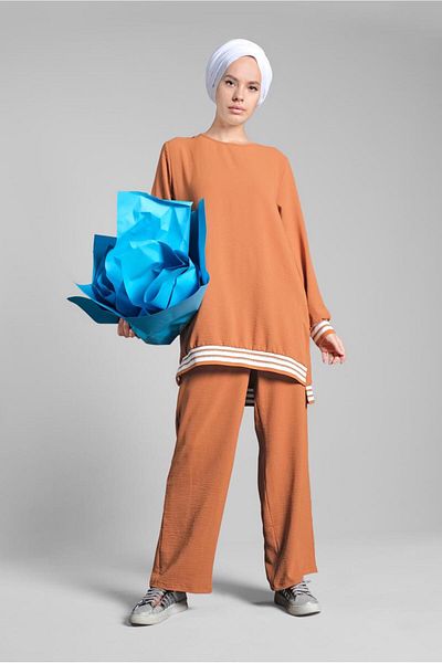 TRENDTESETTÜR Γυναικείο κοστούμι παντελονιού Taba (K.TABA) με λεπτομέρεια γκλίτερ 44681