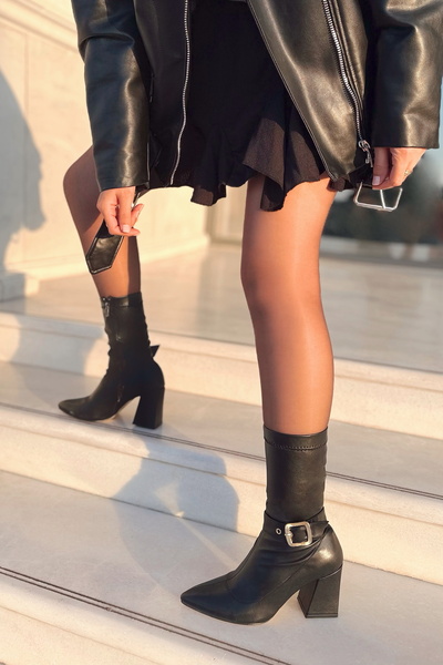 POLKA STORE Buckle Streç Bilekli Toka Detaylı Orta Boy Kalın Topuklu Sivri Burun Kadın Bot Bootie