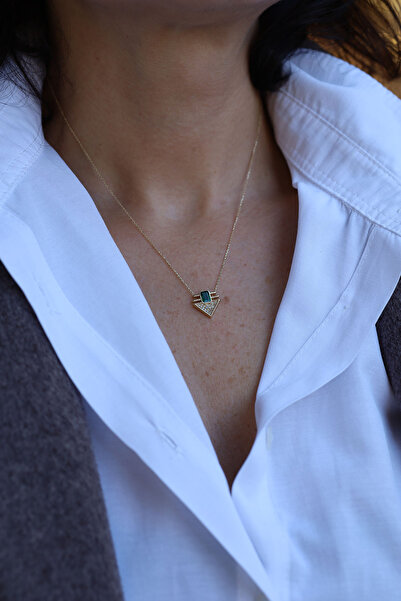 Yenigün Kuyumculuk 14 Ayar Altın Üçgen Tasarım Baget Yeşil Taşlı Kolye