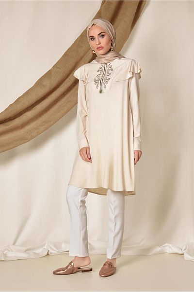 TRENDTESETTÜR Γυναικείο μπεζ (A.BEIGE) Τούνικ με βολάν με λαιμόκοψη και λεπτομέρεια κεντήματος 4120