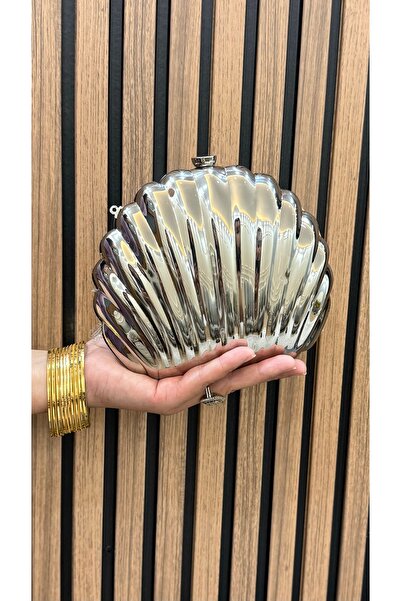 GP GUES POLO Patent Leather Metal Midyé Evening Bag