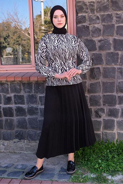TRENDTESETTÜR Women's Black Zebra Patterned Pleated Double Skirt Suit T 4070