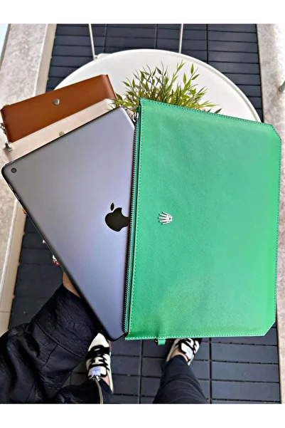 WATCHOFROYAL Green Clutch Handbag
