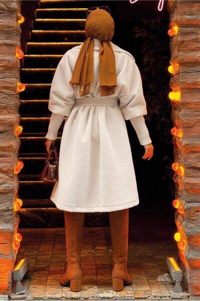 TRENDTESETTÜR Γυναικείο παλτό με μπεζ πέτρα χρώματος με καρφίτσα και ζώνη - T 4787