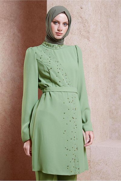 TRENDTESETTÜR طقم بنطلون نسائي بتفاصيل حجر أخضر - A.Cağla T 30271