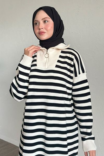 InStyle Pruhované pletené šaty na zip – krémové