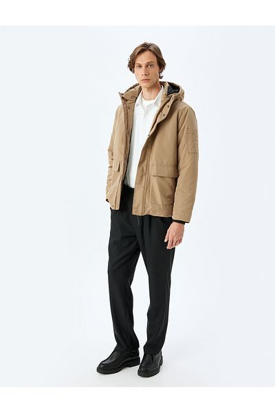 Koton Slim-Fit-Kapuzenmantel mit Reißverschluss