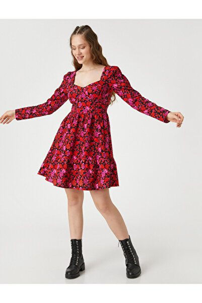 Koton Μίνι χειμωνιάτικο φλοράλ φόρεμα με μακρυμάνικο λαιμόκοψη