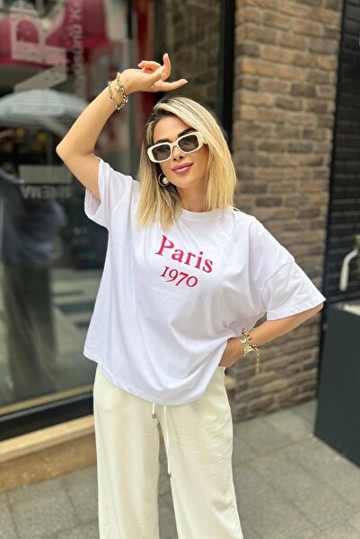 Eswomes تي شيرت بطبعة باريس على الظهر باللون الأبيض