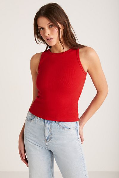 ETHIQUET Tricot de corp roșu tricotat cu mâneci zero, cu bretele groase, model Selena, pentru femei.