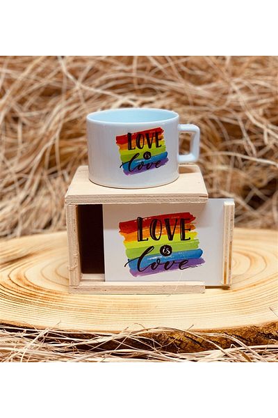 Gift Moda Love Is Love Mug with Wooden Box