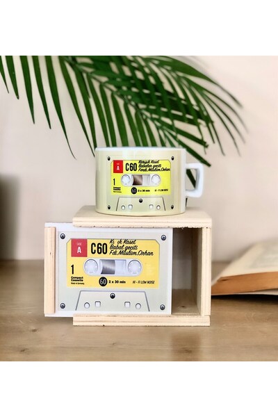 Gift Moda كوب بتصميم كاسيت في صندوق