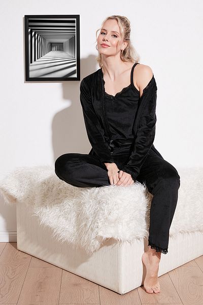 Lela Soft Textured Lace Velvet Pajamas and Dressing Gown Set - Regular Fit 6095545