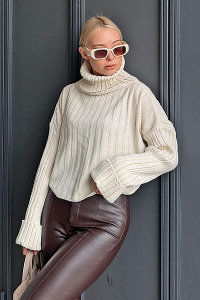 Swist Beiger kurzer Strickpullover mit Rollkragen und Bündchendetail für Damen