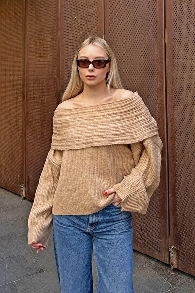 Swist Vizon Velvet Madonna Yaka Açık Omuz Kadın Triko Kazak