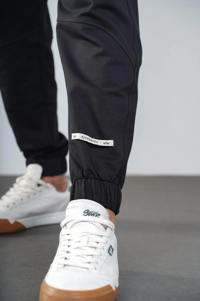 Butik TREND BIZ Ανδρική φόρμα με κανονική εφαρμογή με λεπτομέρεια ετικέτας στη μέση και το πόδι