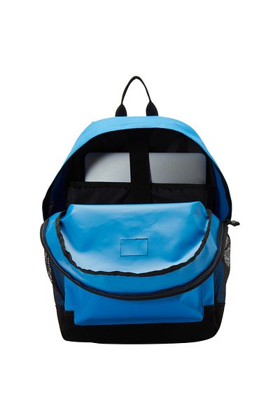 DC Backsider Core 4 - Comfortable and Fashionable Design