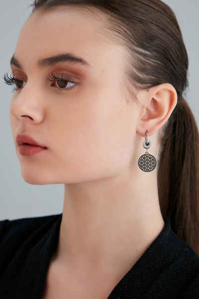 Lina Tia Kadın Halka Çiçek Tasarım Gümüş Kaplama Çelik Klipsli Sallantılı Uzun Zirkon Taşlı Bohem Küpe