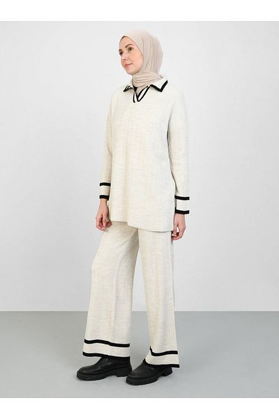 VAV Knitwear Suit with Placket - Stone Color -