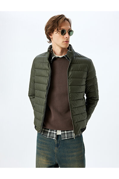 Koton Μπουφάν με λεπτή εφαρμογή από ύφασμα λατέξ με λεπτομέρεια ετικέτας γιακά