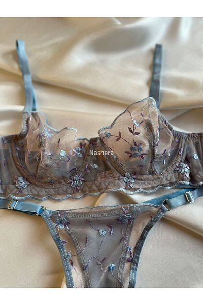 Nashera Set de brățări și lenjerie de corp cu model floral albastru rubin