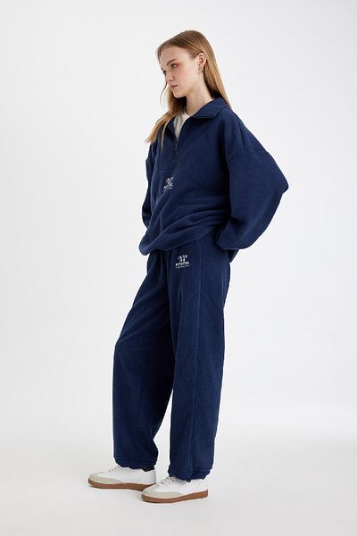 DeFacto Standard-Passform, Schnürung an der Taille, elastische Beintasche, bedruckte lange Fleece-Jogginghose Y2650AZ24WN